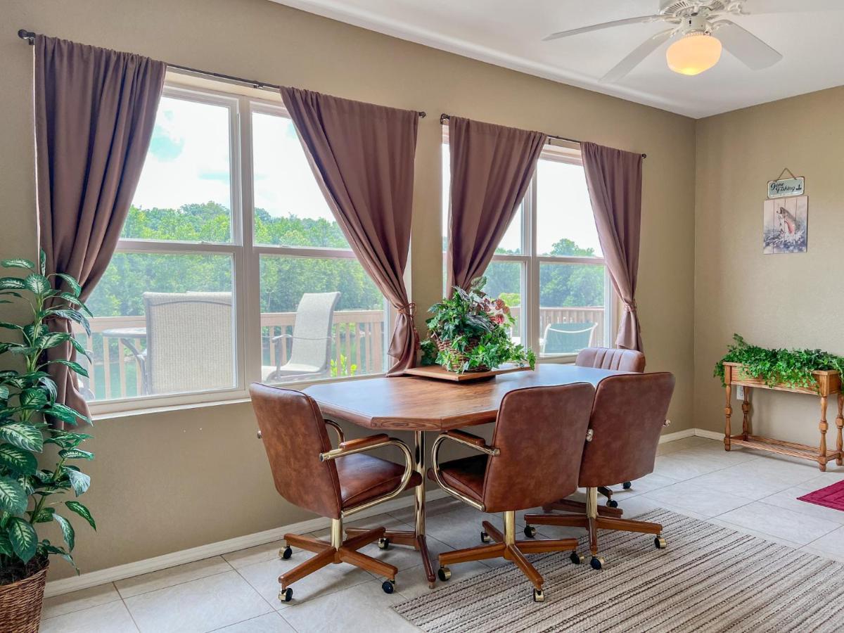 Lake Front 2Br Walk-In With Large Deck - Free Tickets Included - 79-1 Брэнсон Экстерьер фото