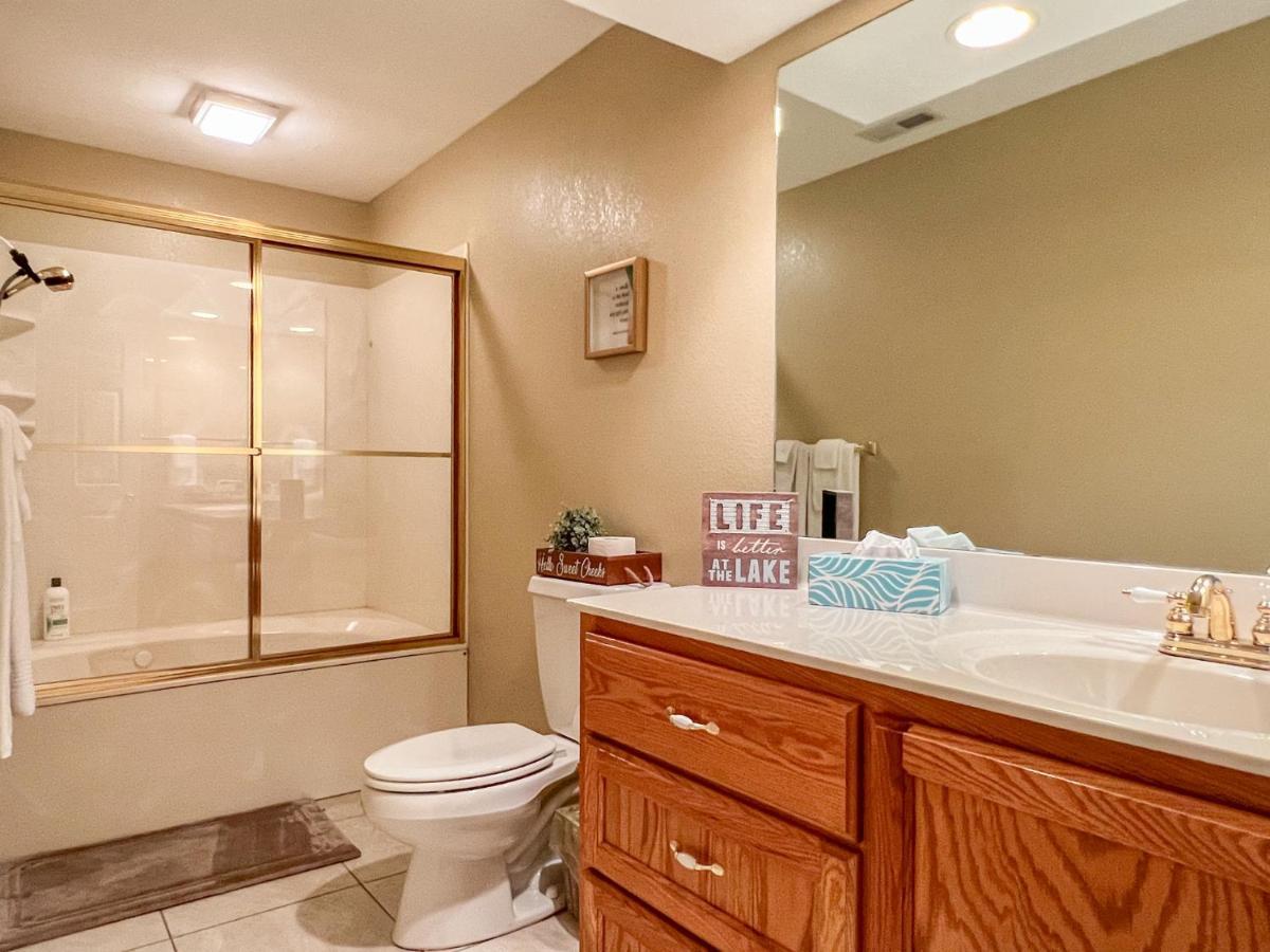 Lake Front 2Br Walk-In With Large Deck - Free Tickets Included - 79-1 Брэнсон Экстерьер фото