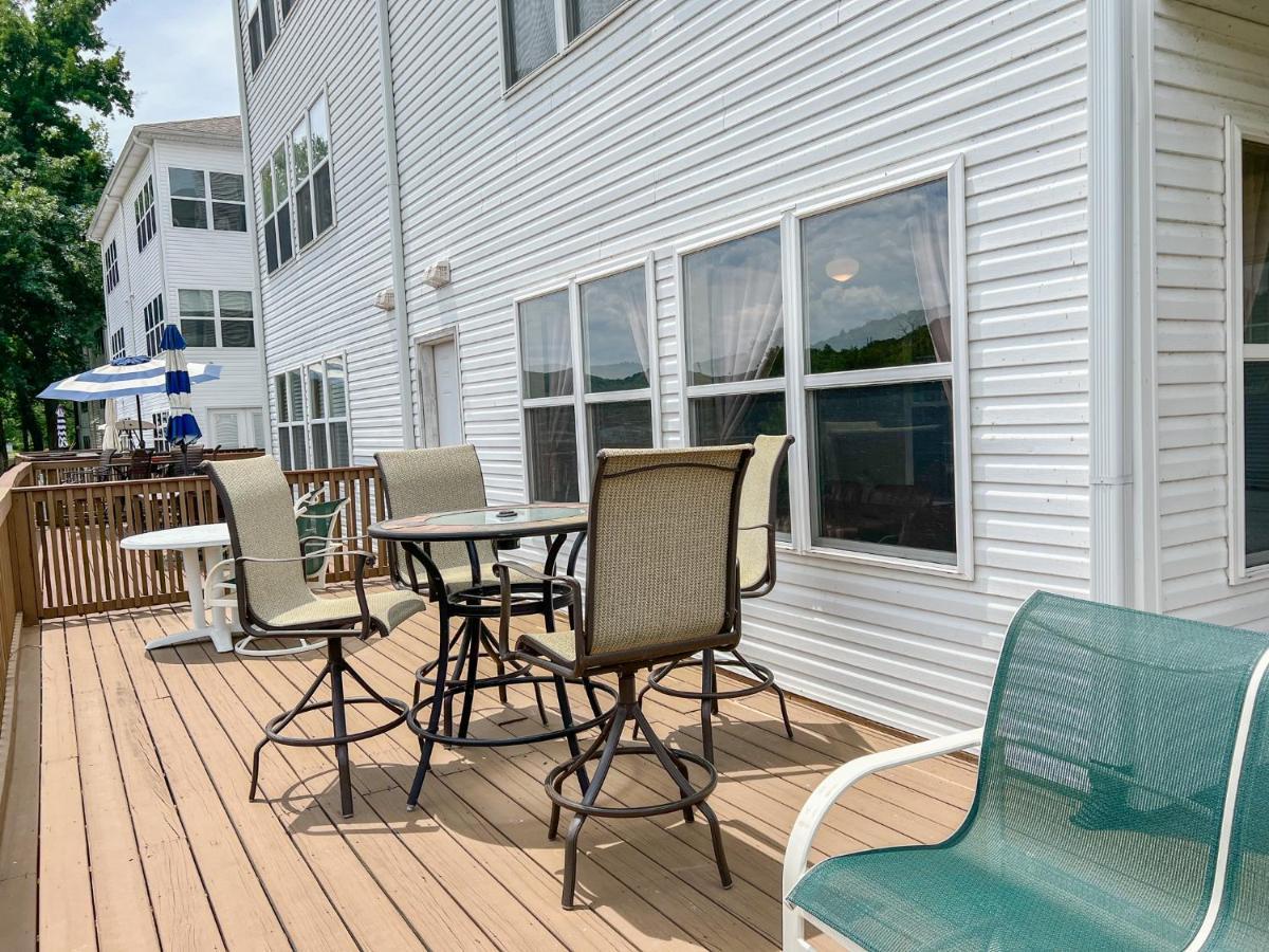 Lake Front 2Br Walk-In With Large Deck - Free Tickets Included - 79-1 Брэнсон Экстерьер фото
